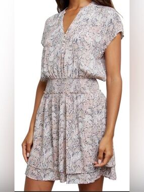 Rails Karla Smocked Mini Dress Womens XS Watercolor Snake Print Model off duty